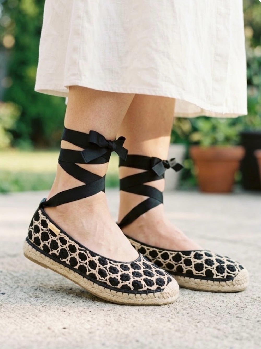 NWT Avec Les Filles Georgie Lace Up Espadrille Flats Black/Ivory Crochet Sz 7.5